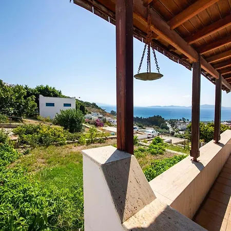 Villa Comfy With Shared Pool And Terrace In Bodrum